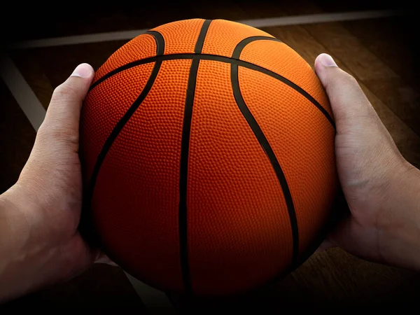 Campo Basket Coperto Con Una Palla Arancione Pavimento Legno — Foto Stock