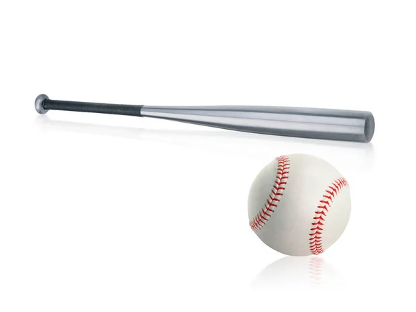 野球のバットとボールの白い背景の分離 — ストック写真