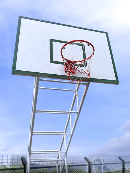 Basket Hoop Och Blå Himmel — Stockfoto