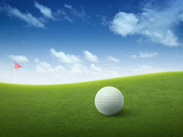 Close Golf Ball Green Grass Field Red Golf Flag Green — Stock Photo, Image