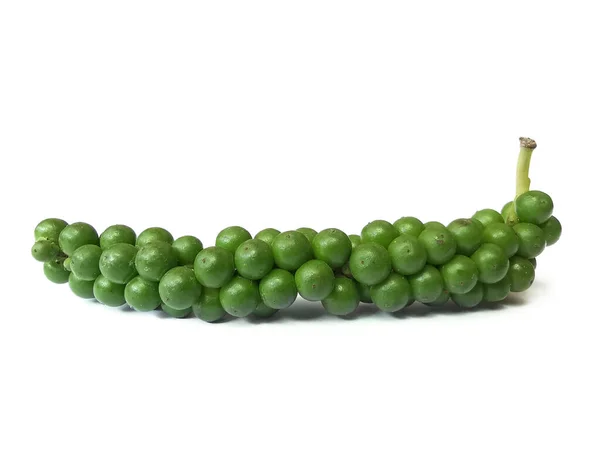 Φρέσκους Πράσινους Κόκκους Πιπεριού Απομονωμένους Λευκό Φόντο — Φωτογραφία Αρχείου