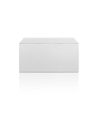 Beyaz arka planda ambalaj tasarımı için hazır izole boş ambalaj beyaz karton kutu