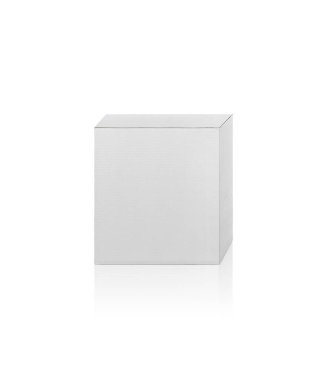 Beyaz arka planda ambalaj tasarımı için hazır izole boş ambalaj beyaz karton kutu