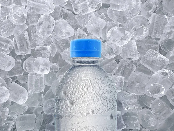 在白色背景上隔离的冰块上的水瓶 — 图库照片