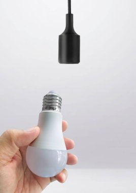 güç kaydedilmiş lamba değişiyor