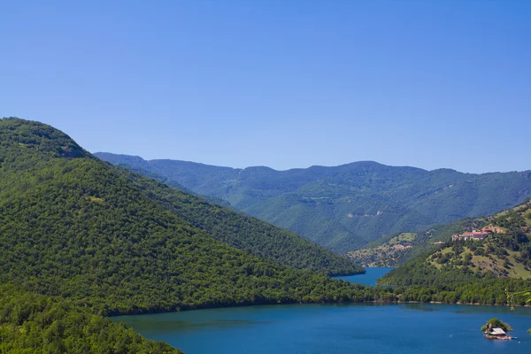 Lago em montanhas Rodopi — Fotografia de Stock