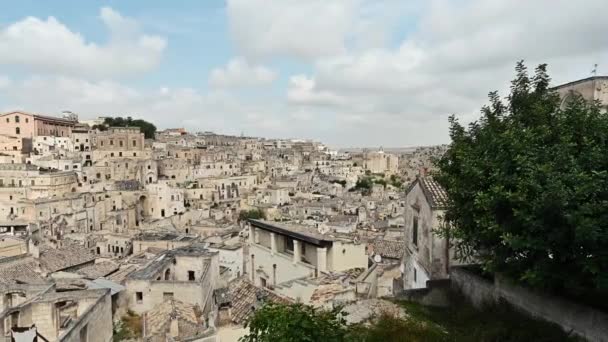 Matera Basilicata Włochy Sierpień 2021 Pov Materiał Filmowy Spaceru Wzdłuż — Wideo stockowe