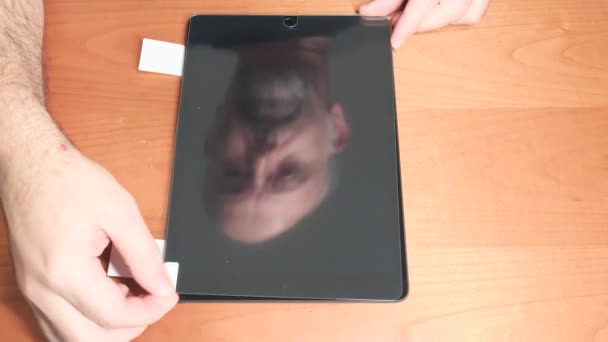 Torino Piedmont Talya Kasım 2021 Yeni Bir Tablet Ekranına Koruyucu — Stok video