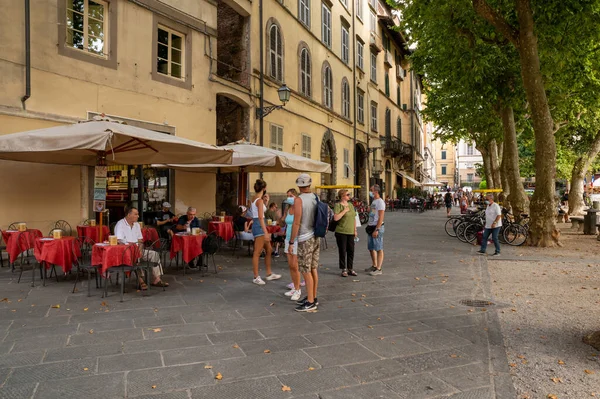 Lucca Tuscany Italy August 2020 One Bars Overlooking Piazza Napoleone — Stock Photo, Image