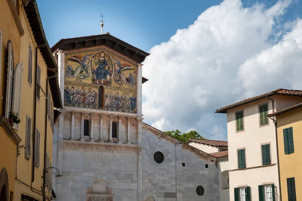 Lucca Toscana Itália Agosto 2020 Detalhe Fachada Basílica San Frediano — Fotografia de Stock