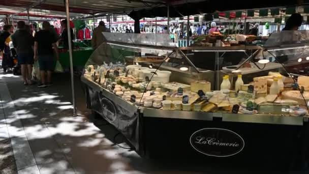 Paris France June 2022 Beautiful Local Market March Popincourt Cheese — 비디오