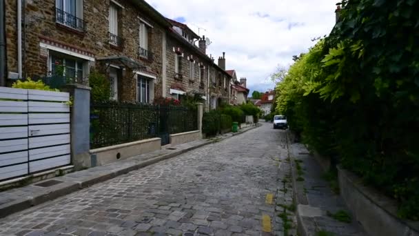 Paris France June 2022 Paris Discover Quiet Pretty Neighborhood Called — Stockvideo