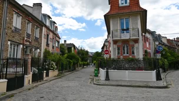 Paris France June 2022 Paris Discover Quiet Pretty Neighborhood Called — стоковое видео