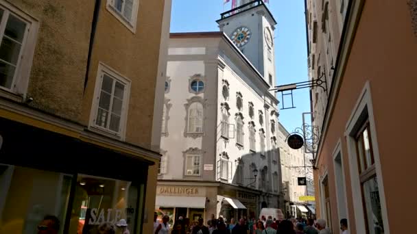 Salzburgo Austria Agosto 2022 Imágenes Inclinadas Torre Del Ayuntamiento Destaca — Vídeos de Stock