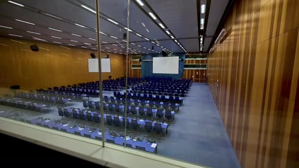 Βιέννη Αυστρία Αύγουστος 2022 Μια Αίθουσα Συνεδριάσεων Στα Κεντρικά Γραφεία — Αρχείο Βίντεο