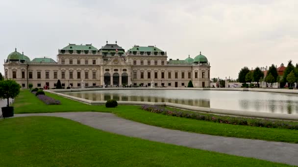 Vienna Austria August 2022 Beautiful Pan Footage Belvedere Palace Fairytale — Stock Video