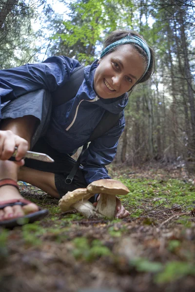 kadın kadar mantar toplama