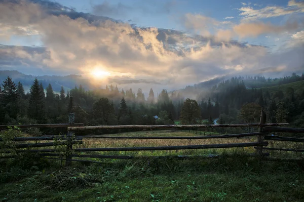 yükselen güneş dağ