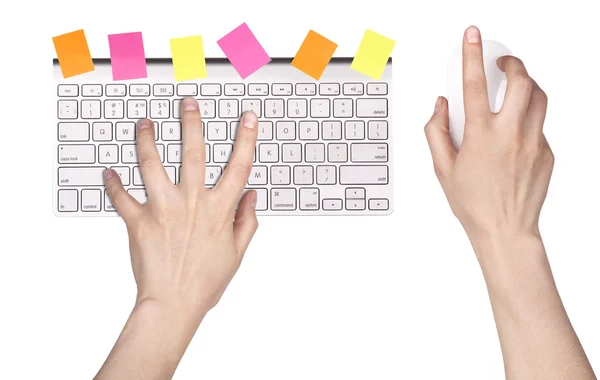 Mão e computador teclado, mouse — Fotografia de Stock