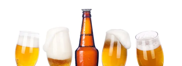 Set de cerveza helada aislada con botella de reyes — Foto de Stock
