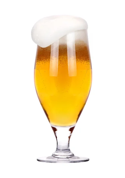 Orosená sklenice lehkého piva, samostatný — Stock fotografie