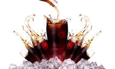 arka plan buz ile taze cola içecek