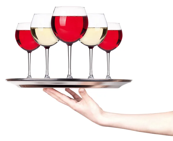 Szkło czerwone i białe wino na srebrnej tacy — Zdjęcie stockowe