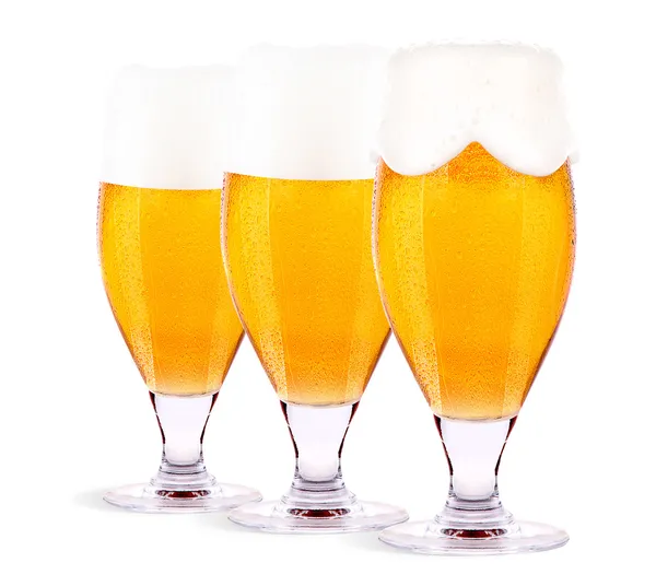 分離した軽いビール セットの冷ややかなガラス — ストック写真