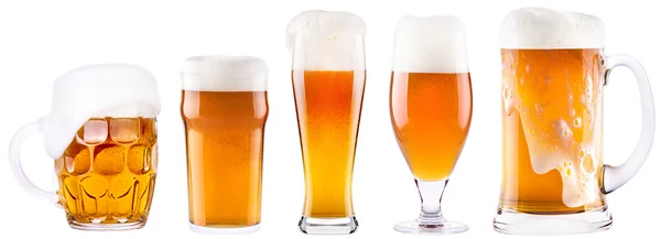 Kolekcja mroźny świeże piwo z pianką na białym tle — Zdjęcie stockowe