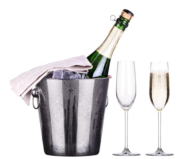 Glas und Flasche Champagner im Eimer — Stockfoto