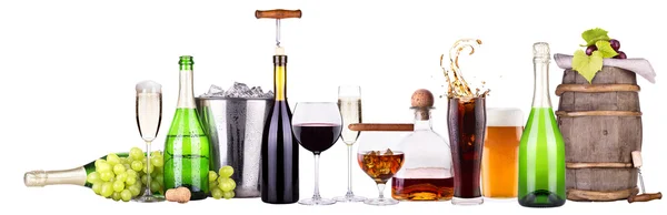 Sada různých alkoholických nápojů a potravin — Stock fotografie