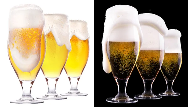 Bicchiere di birra leggera su bianco e nero — Foto Stock