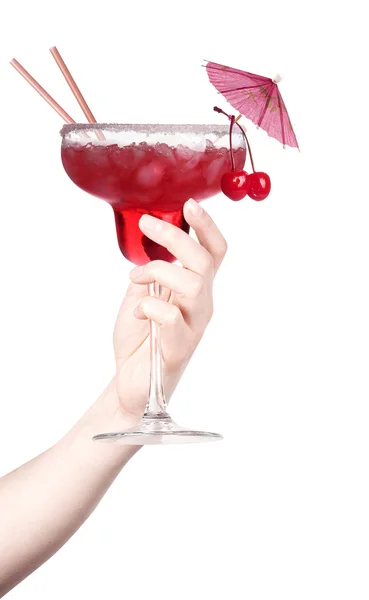 Hand met alcohol cocktail waardoor toast — Stockfoto