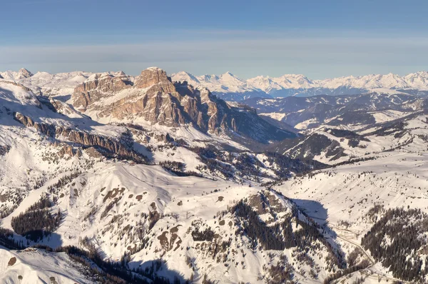 在意大利阿尔卑斯山的冬天山 — 图库照片