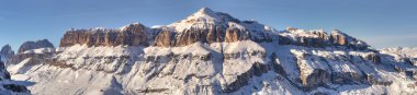 İtalyan Alp dağlarında kış