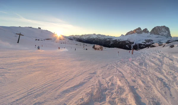 Montagnes d'hiver dans les Alpes italiennes — Photo