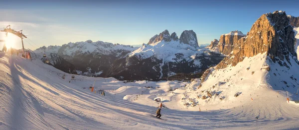 Зимние горы в итальянских Альпах — стоковое фото