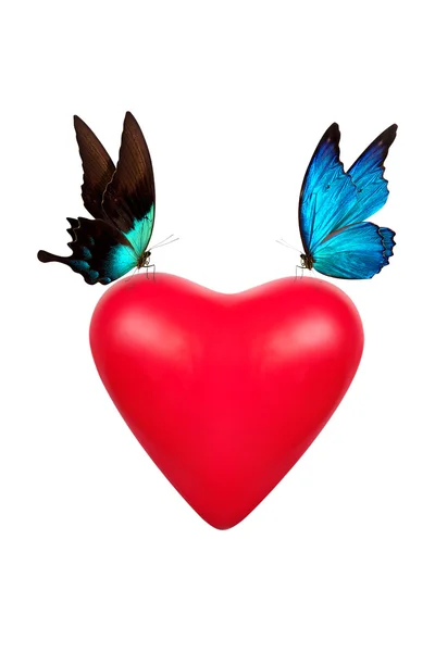 Rotes Valentinsherz mit Schmetterling — Stockfoto