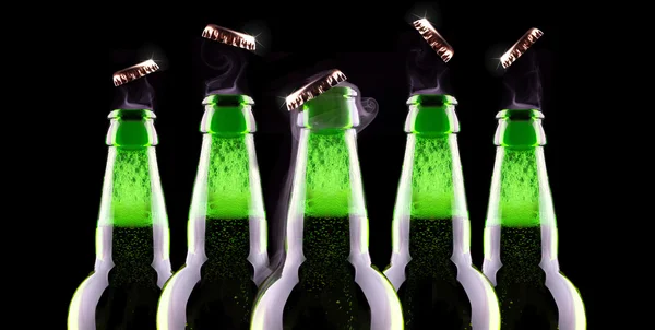 Open wet beer bottle — Stock Photo, Image