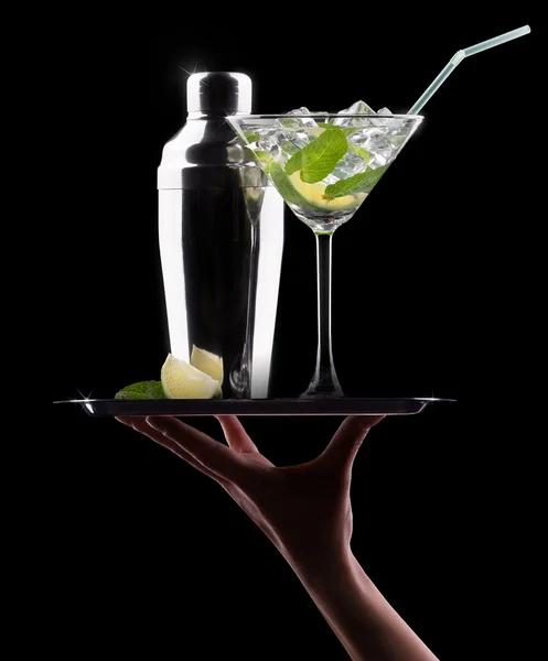 Cocktail-Mojito auf einem schwarzen — Stockfoto