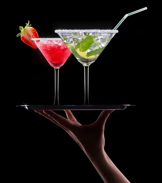 Alkohol-Cocktail auf einem schwarzen — Stockfoto