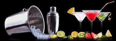 alkol kokteyli ile yaz meyve ayarla