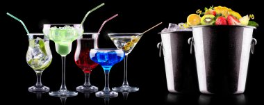 alkol kokteyli ile yaz meyve ayarla