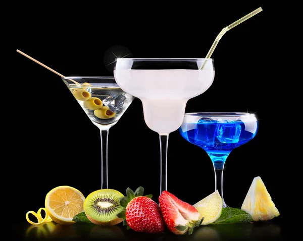 Alcohol cocktail set with summer fruits — Stock Photo, Image