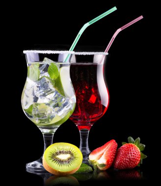 alkol kokteyli ile yaz meyve ayarla