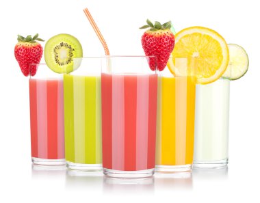 frutas de verano sabroso con zumo de vidrio