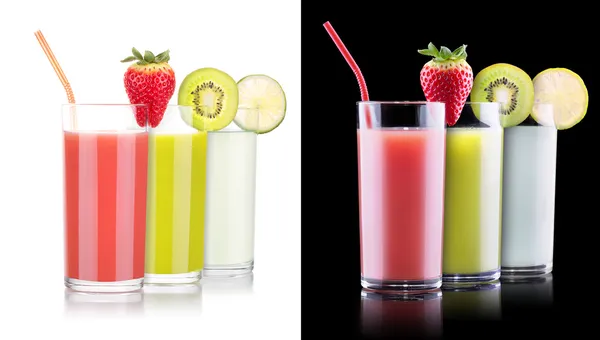 Välsmakande sommar frukt med juice i glas — Stockfoto