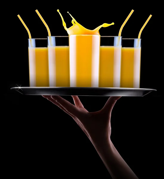 Succo d'arancia fresco in vetro con spruzzata — Foto Stock