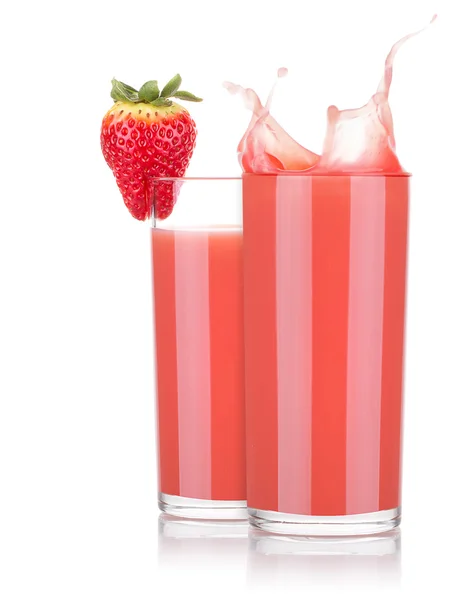 Smoothies van aardbei in glas met splash — Stockfoto