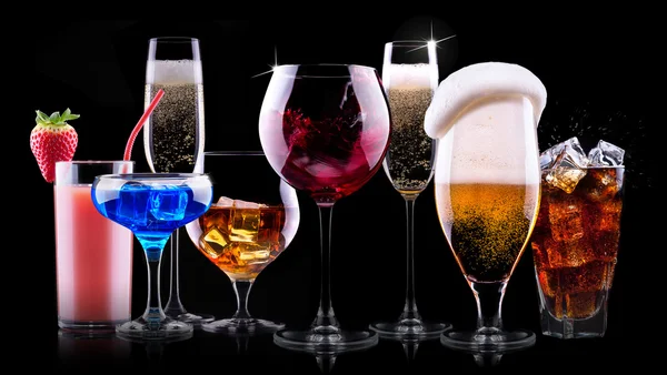 Diferente conjunto de bebidas alcohólicas —  Fotos de Stock